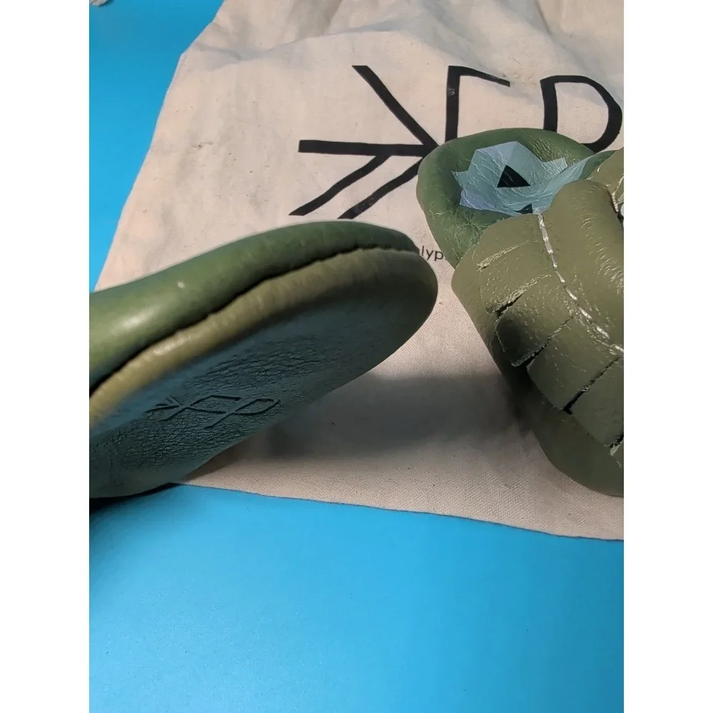 Freshly Picked‎ Wolf Leather Moccasins Baby Size 1 Green